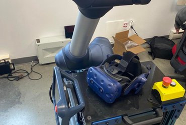 Téléopération d’un manipulateur robotique mobile par réalité virtuelle pour la maintenance et l’apprentissage de tâches